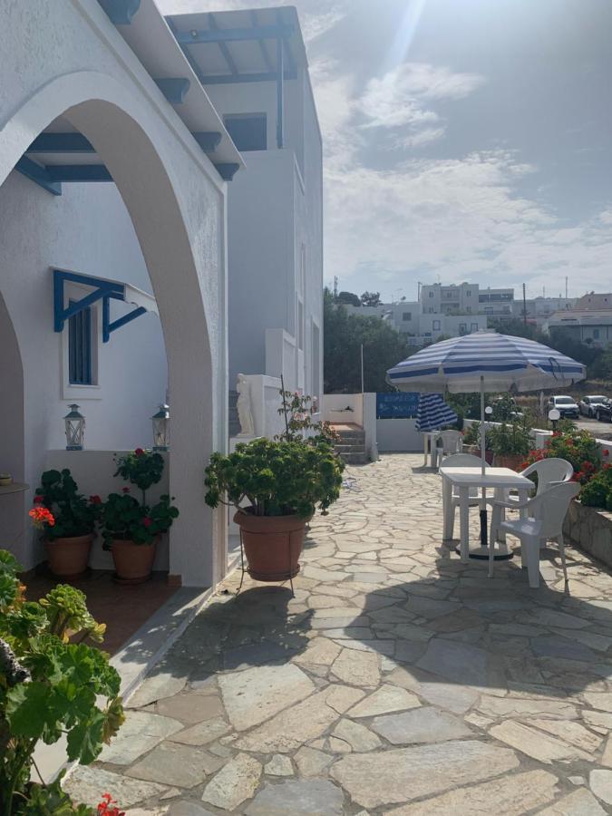 Manousos Rooms Adamantas  Dış mekan fotoğraf