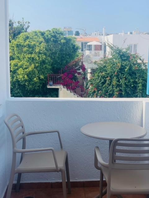 Manousos Rooms Adamantas  Dış mekan fotoğraf