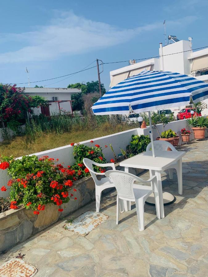 Manousos Rooms Adamantas  Dış mekan fotoğraf
