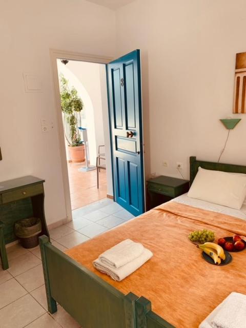Manousos Rooms Adamantas  Dış mekan fotoğraf