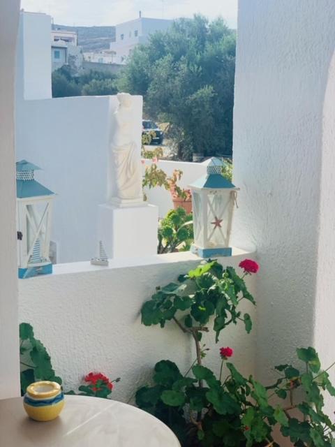 Manousos Rooms Adamantas  Dış mekan fotoğraf